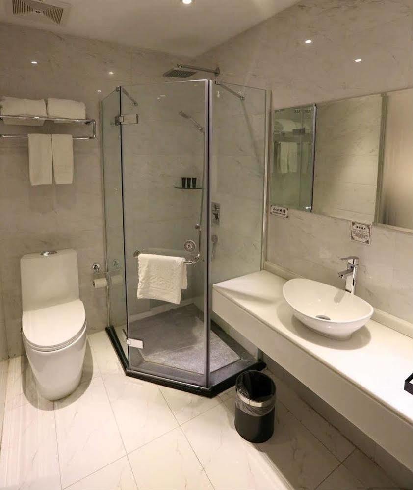 Sotel Inn Hotel San Yuan Li Branch Гуанчжоу Экстерьер фото